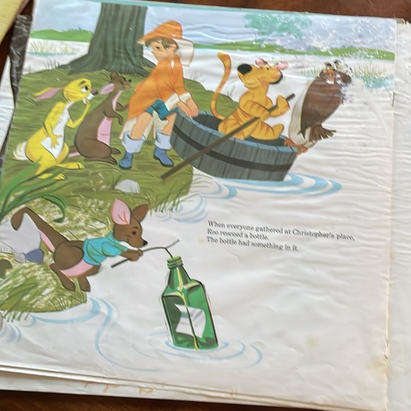 Walt Disney presents Winnie the Pooh and the Blustery Day album LP w/ storybook - Picture 11 of 16